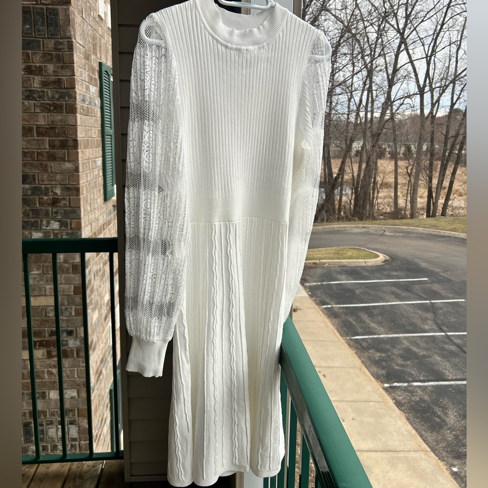 🆕 White Ribbed Knit Dress with Lace Sleeves - Picture 6 of 14